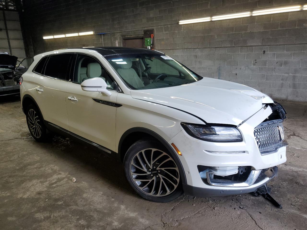 2020 Lincoln Nautilus - Image 4