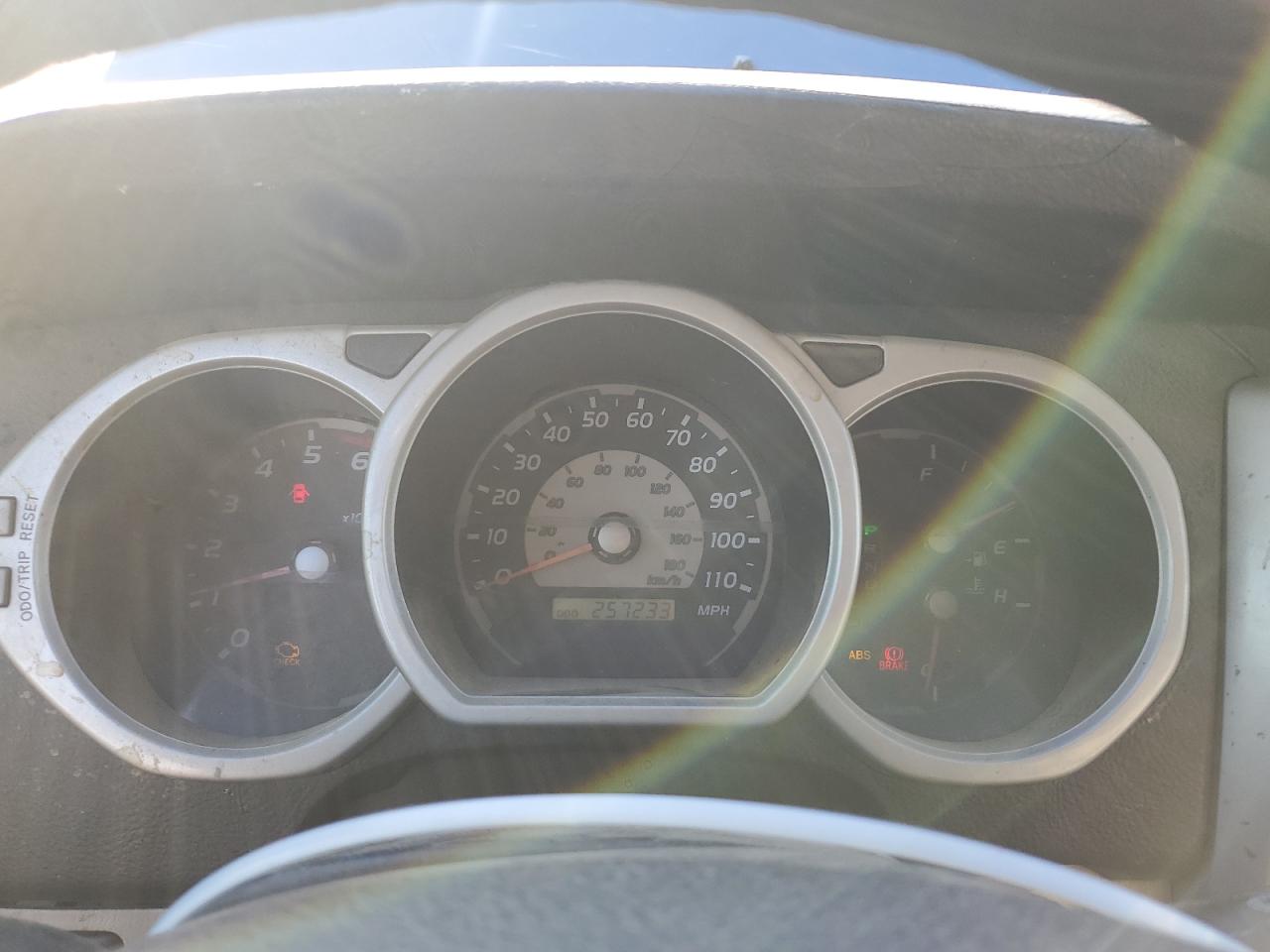 2004 Toyota 4Runner - Image 9