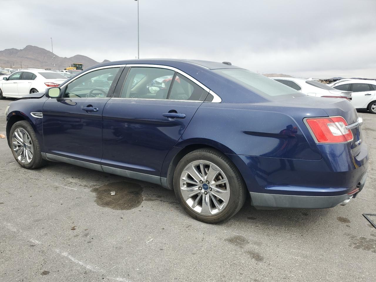 2011 Ford Taurus - Image 2