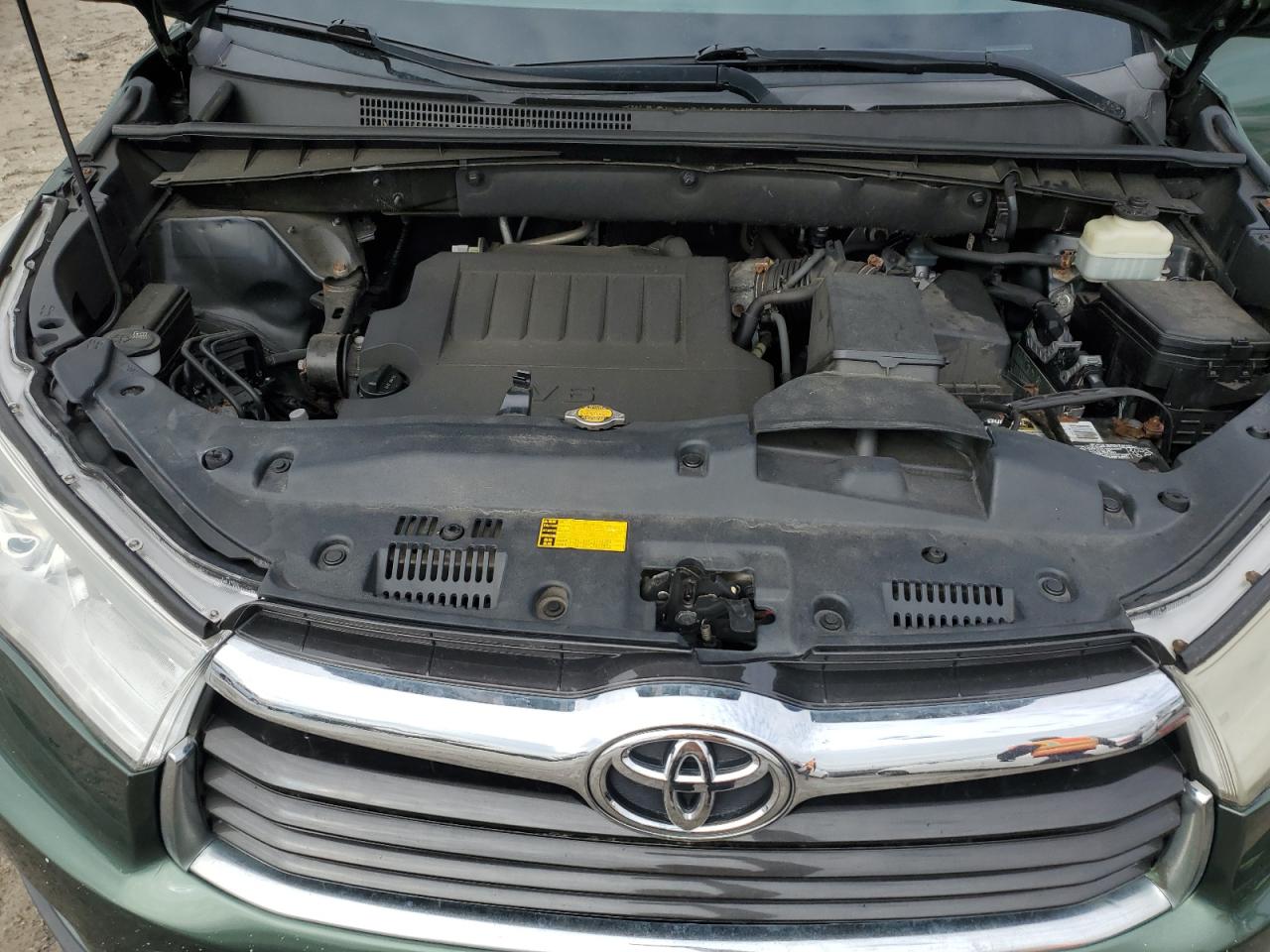 2015 Toyota Highlander - Image 12