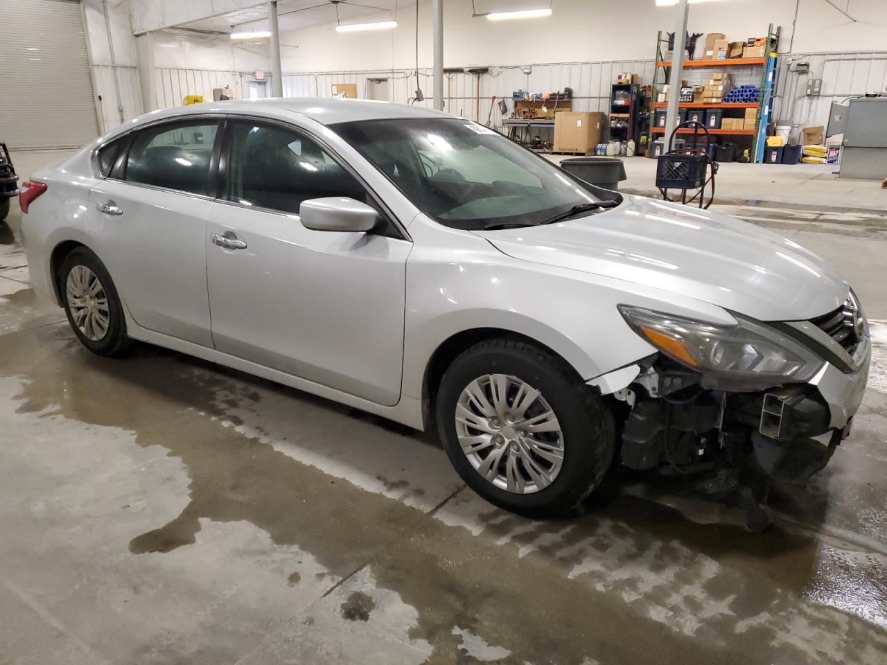 2016 Nissan Altima - Image 4