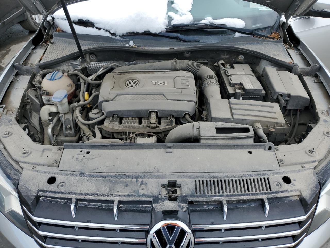 2014 Volkswagen Passat - Image 11
