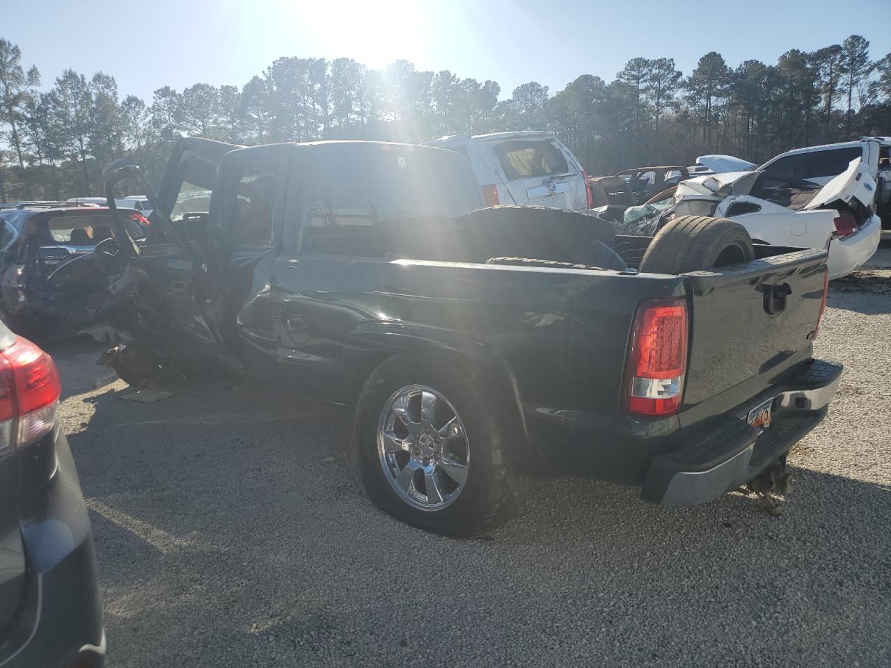2005 Chevrolet Silverado - Image 2