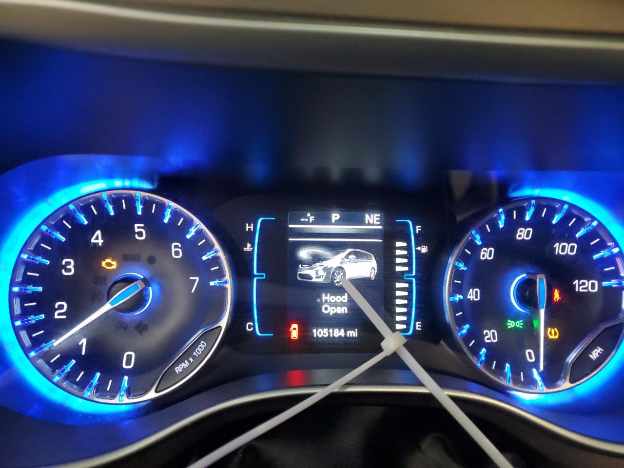 2017 Chrysler Pacifica - Image 9