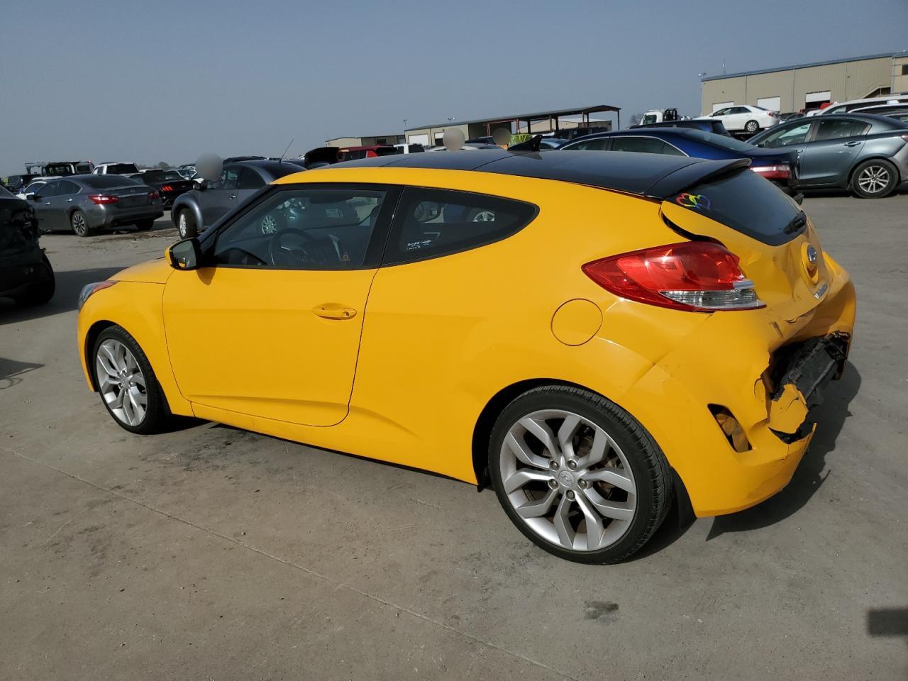 2013 Hyundai Veloster - Image 2