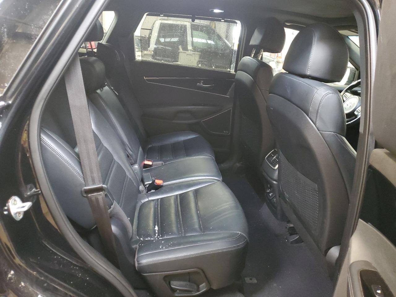 2018 Kia Sorento - Image 11