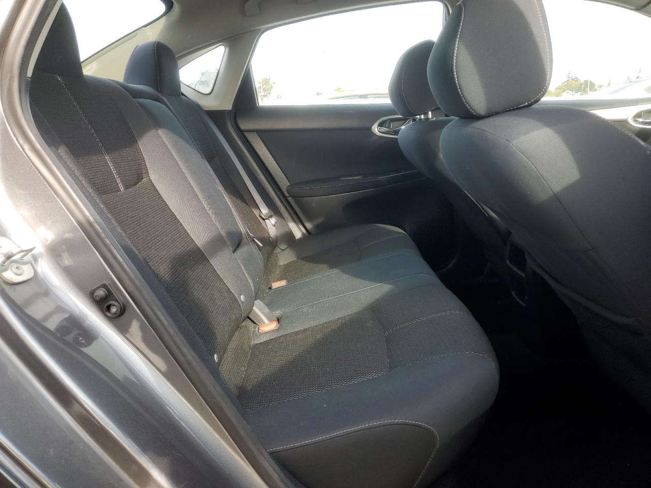 2015 Nissan Sentra - Image 10