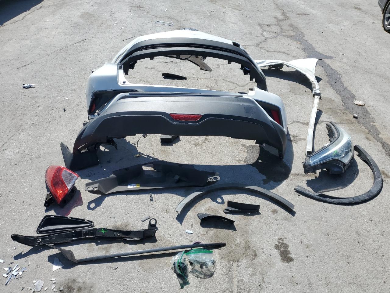 2018 Toyota C-HR - Image 13