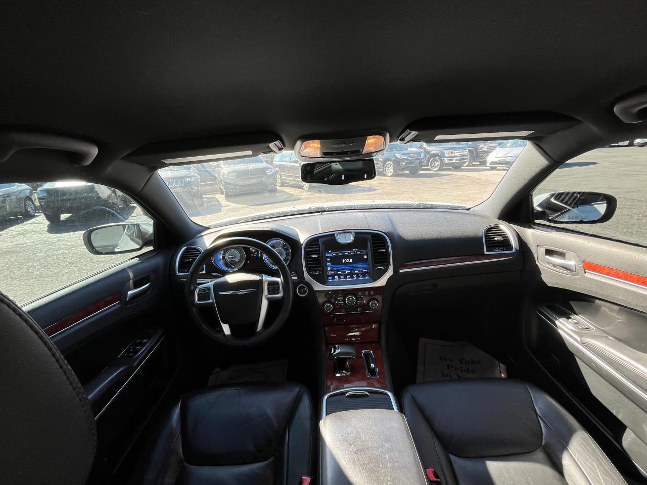 2013 Chrysler 300 - Image 9