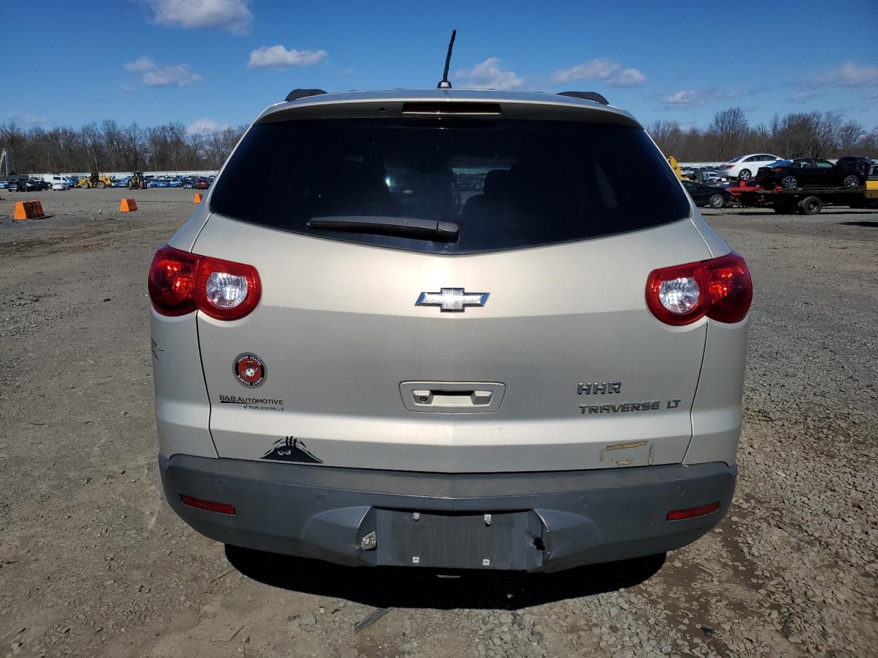 2011 Chevrolet Traverse - Image 6