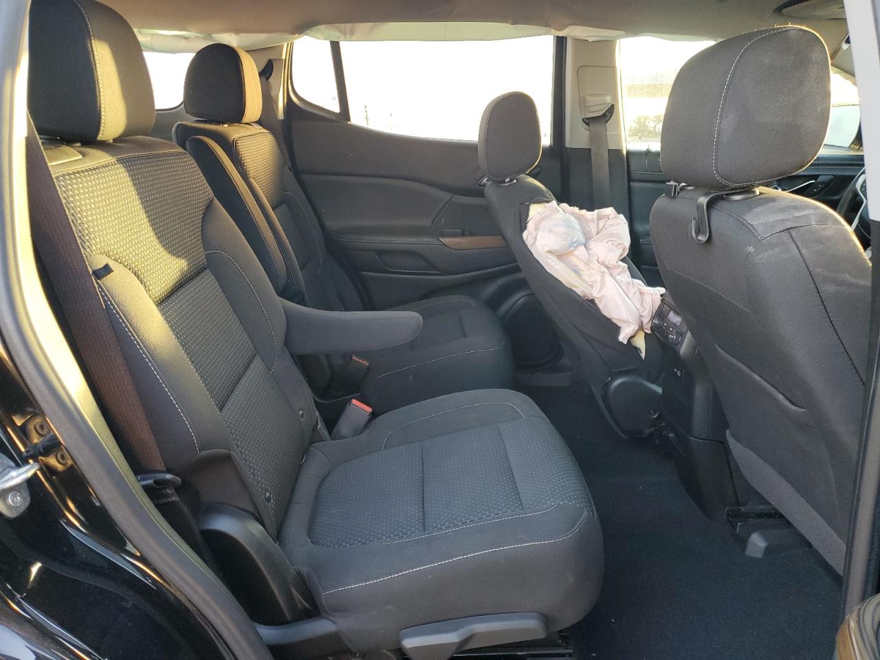 2021 GMC Acadia - Image 11