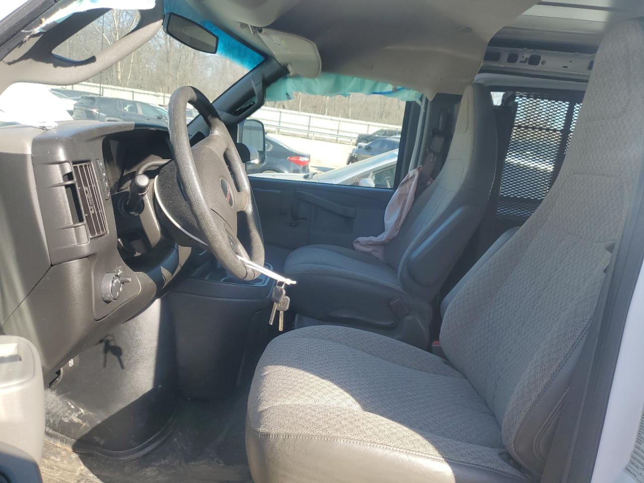 2017 GMC Savana - Image 7