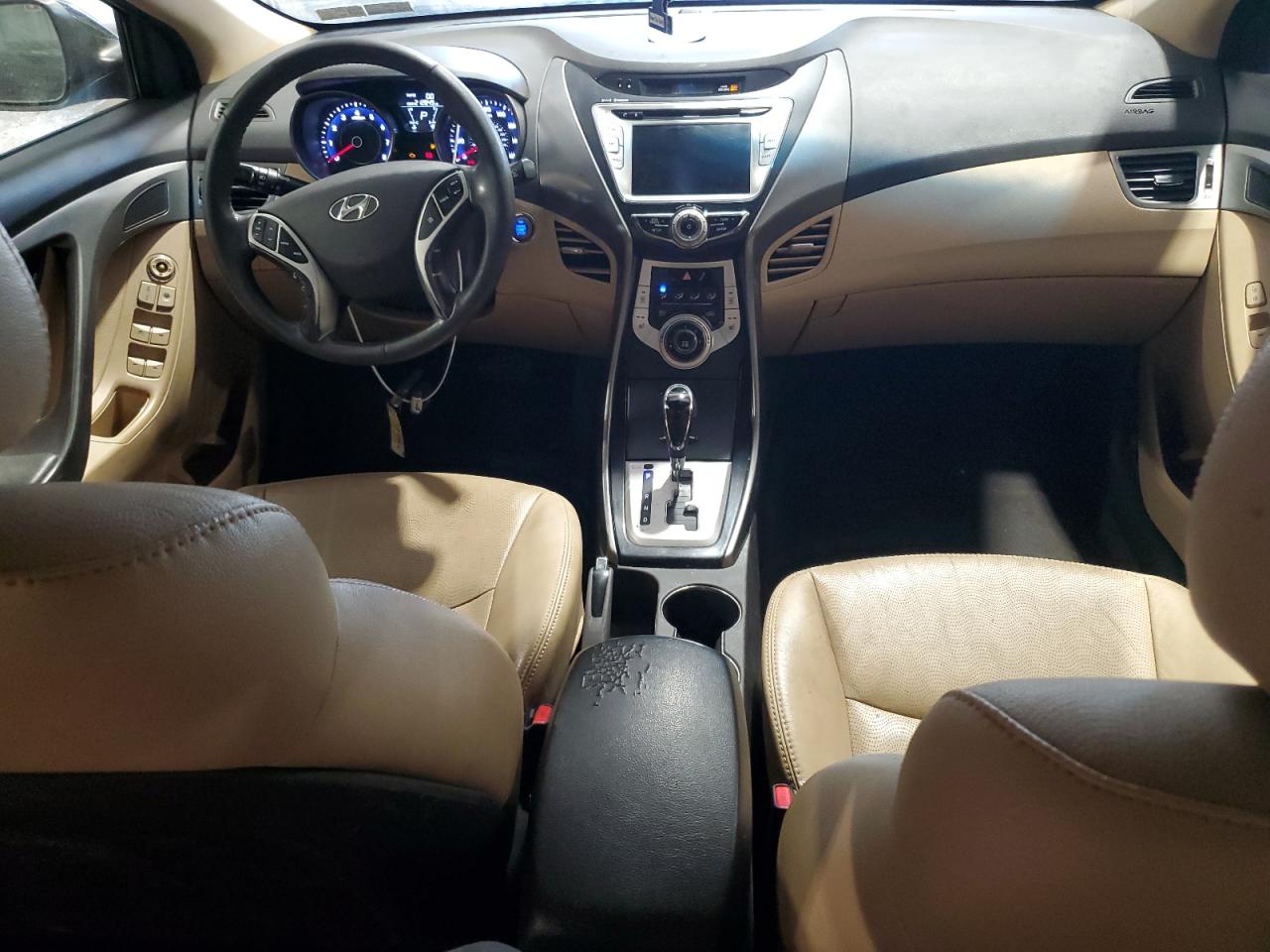 2011 Hyundai Elantra - Image 8