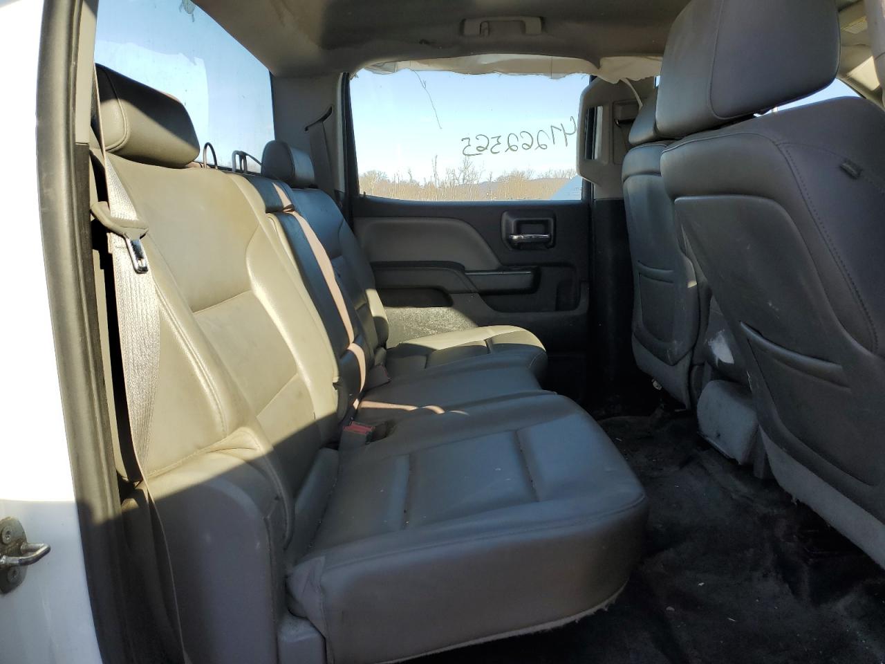 2015 Chevrolet Silverado - Image 10