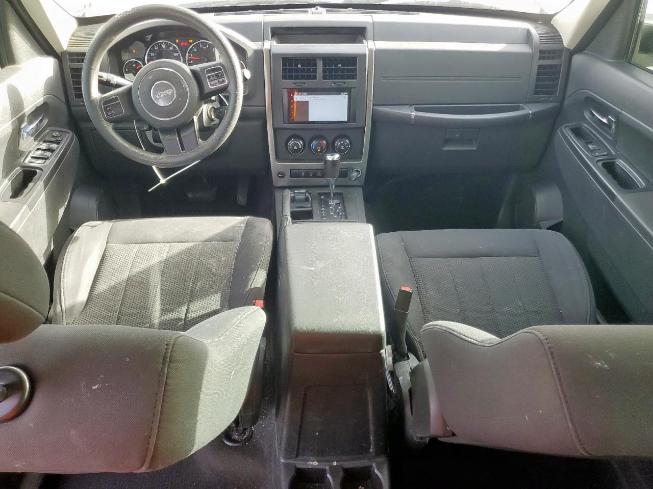 2011 Jeep Liberty (North America) - Image 8