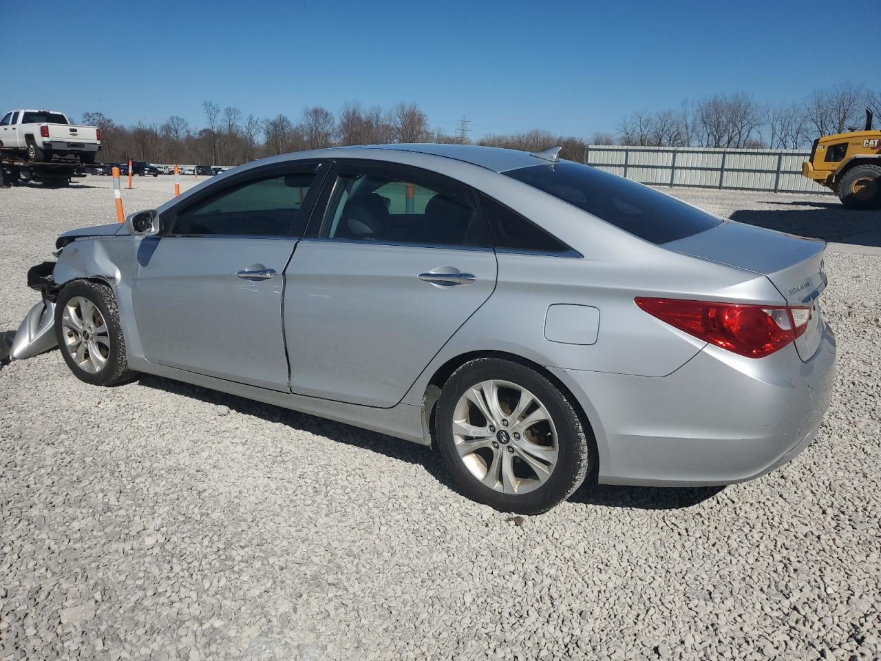 2011 Hyundai Sonata - Image 2