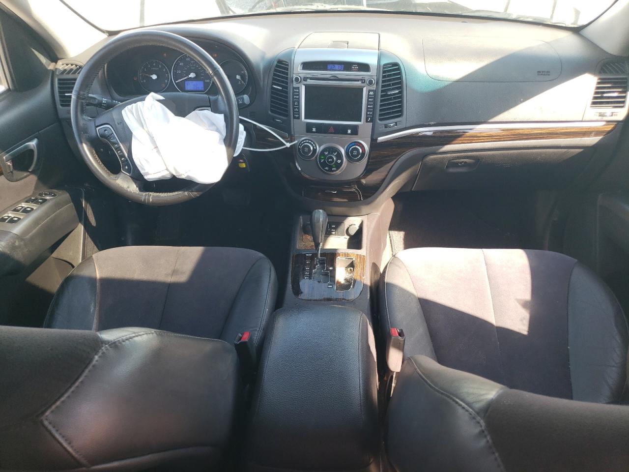 2010 Hyundai Santa Fe - Image 8