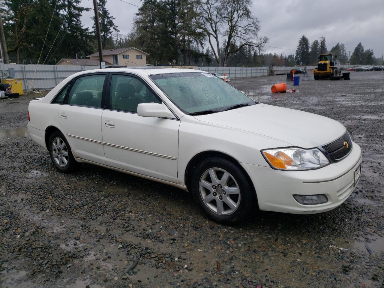 2000 Toyota Avalon - Image 4