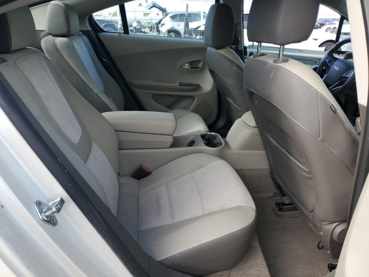2013 Chevrolet Volt - Image 10