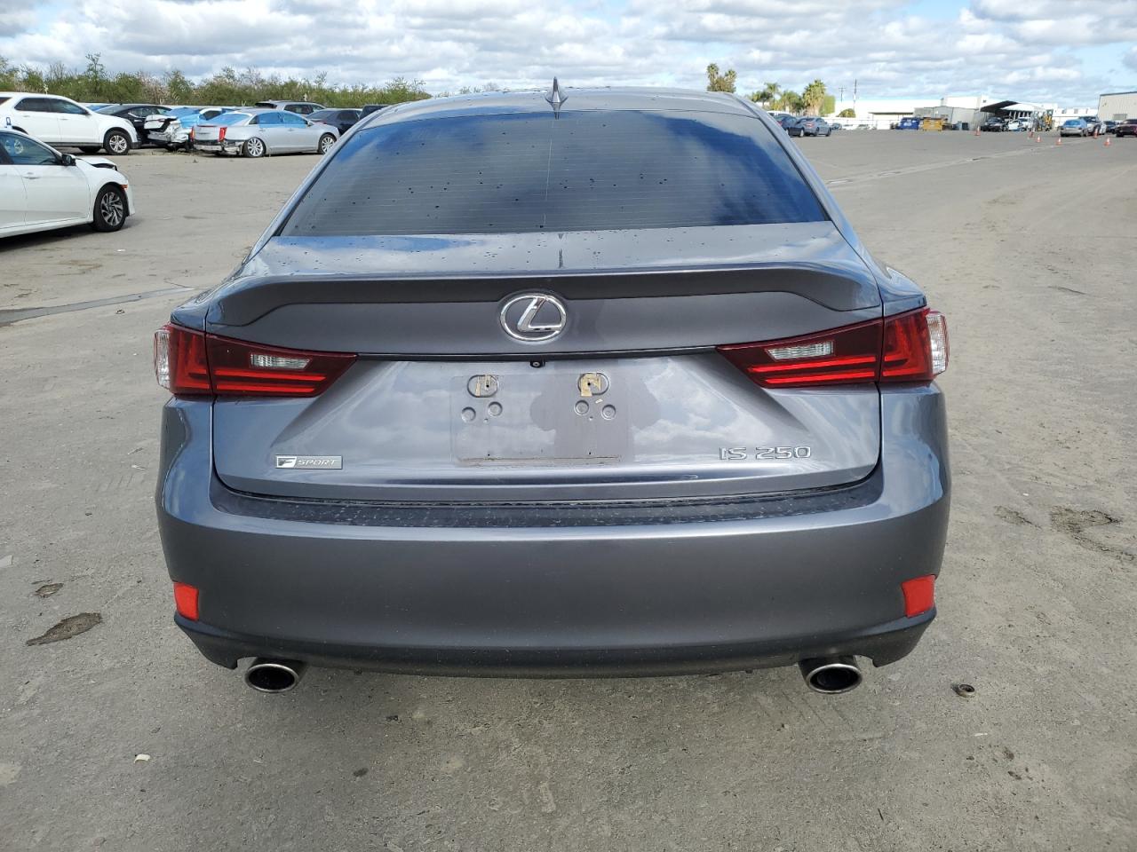 2015 Lexus IS - Image 6
