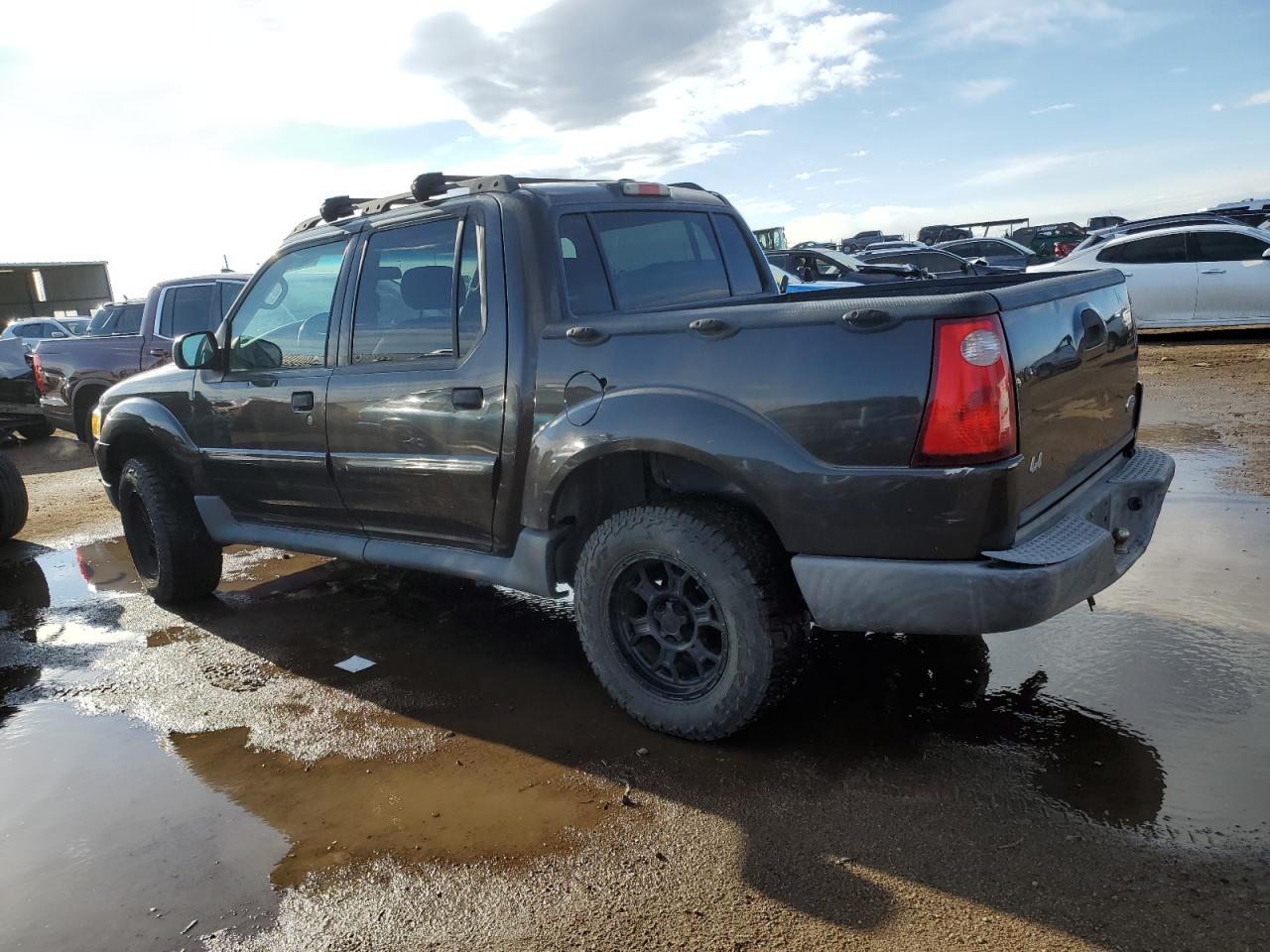 2005 Ford Explorer - Image 2