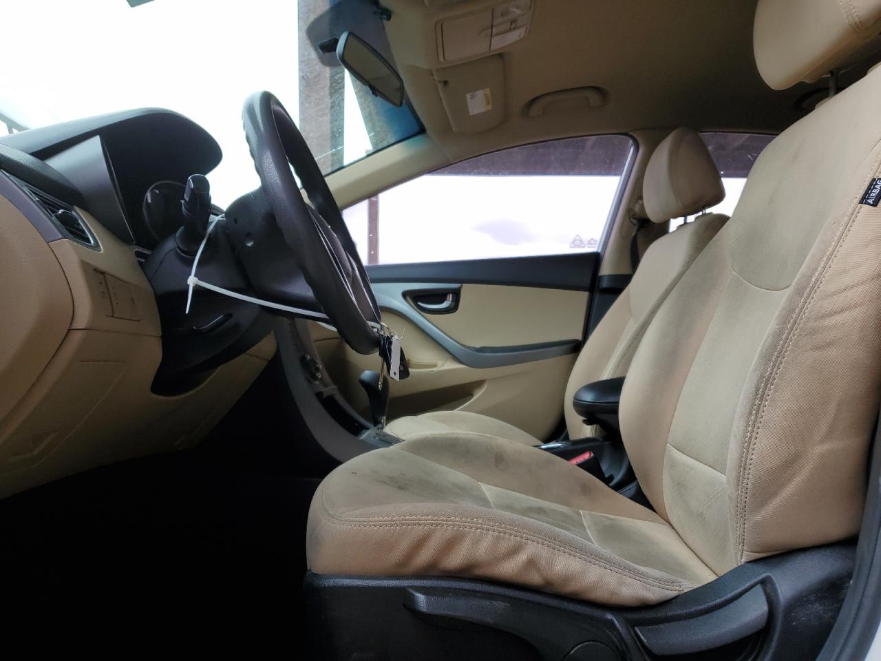 2013 Hyundai Elantra - Image 7