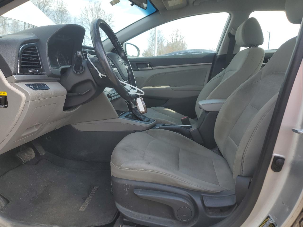 2017 Hyundai Elantra - Image 7
