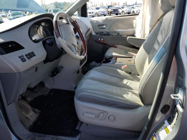 2011 TOYOTA SIENNA XLE