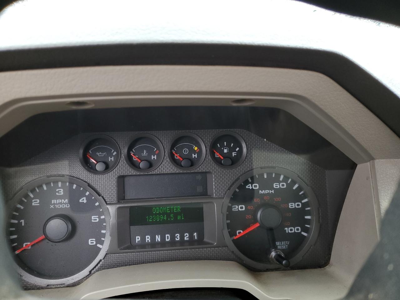 2009 Ford F350 - Image 9