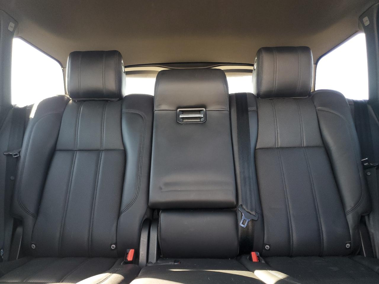 2017 Land Rover Range Rover - Image 10