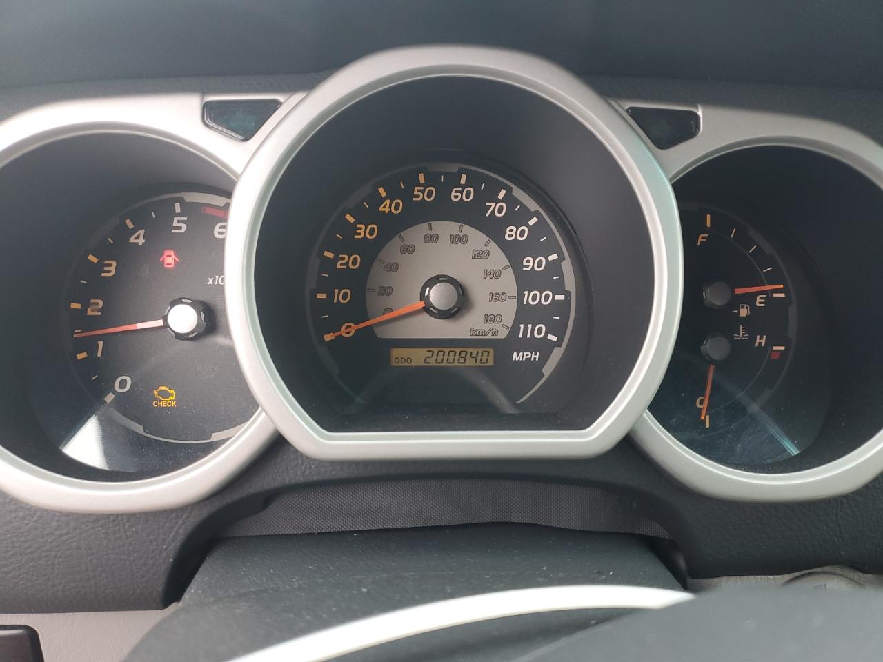 2004 Toyota 4Runner - Image 9