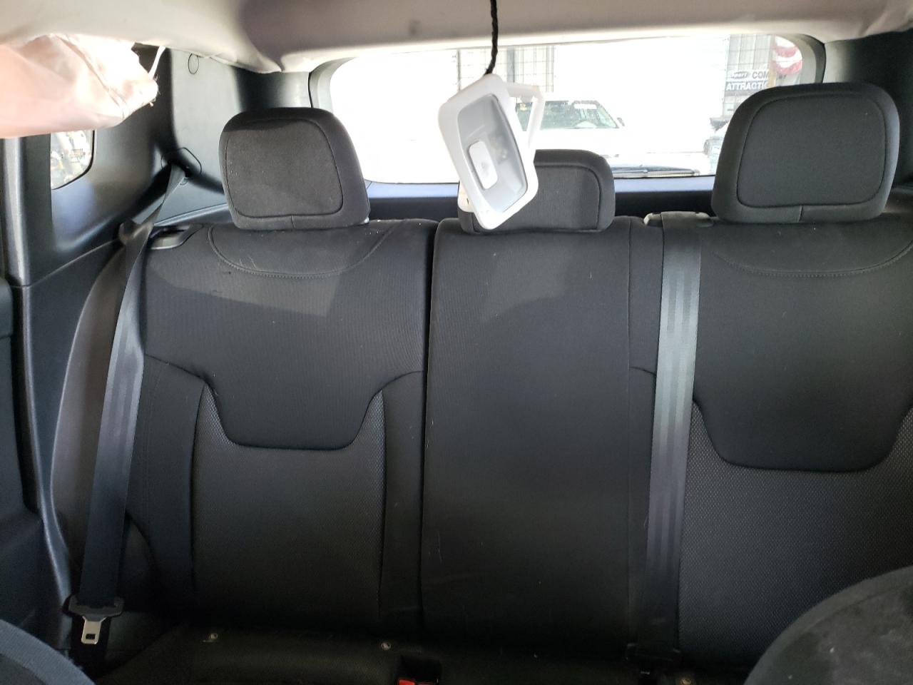 2018 Jeep Renegade - Image 10