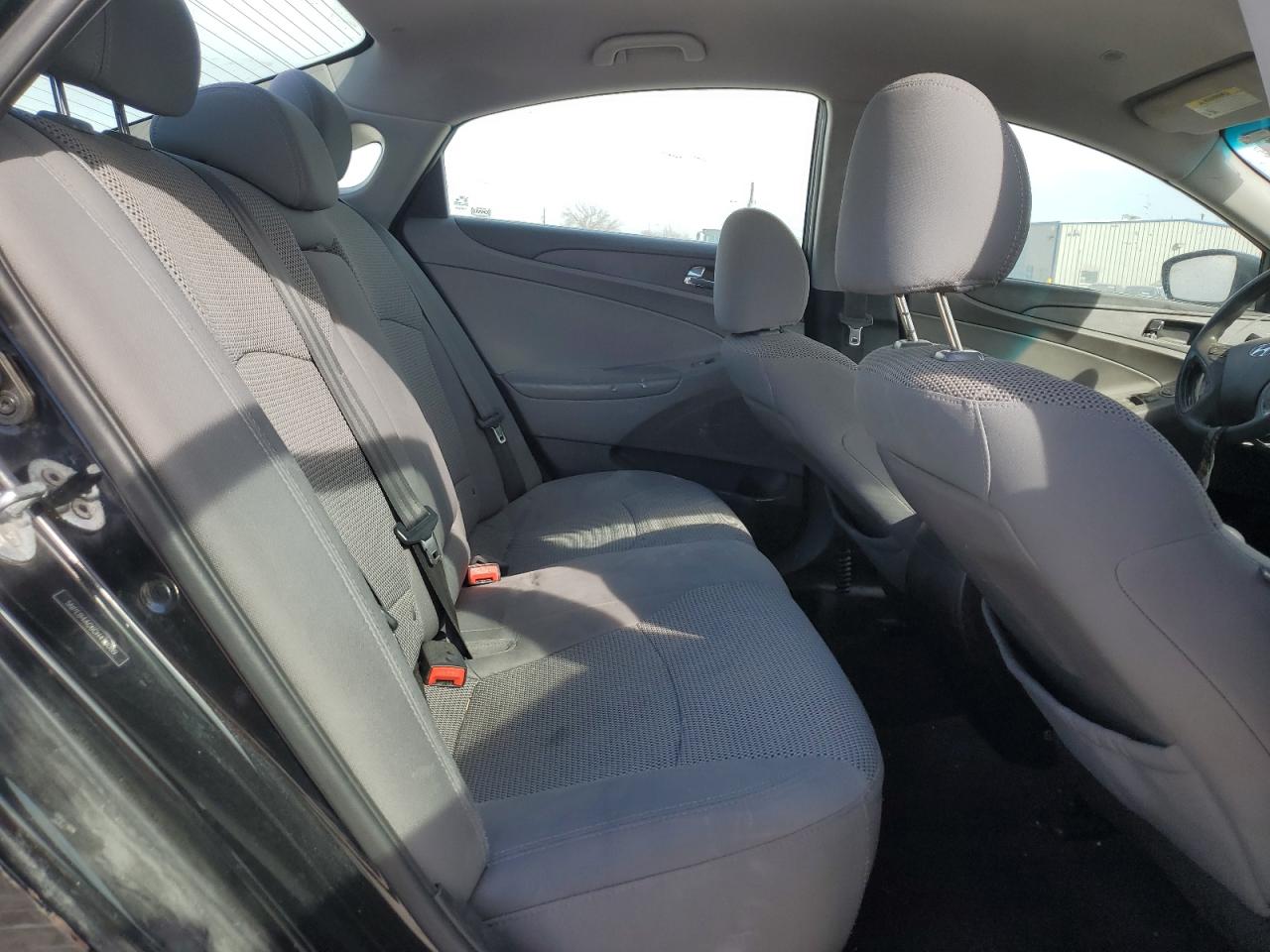 2012 Hyundai Sonata - Image 10