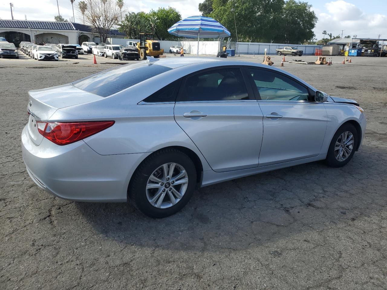 2012 Hyundai Sonata - Image 3