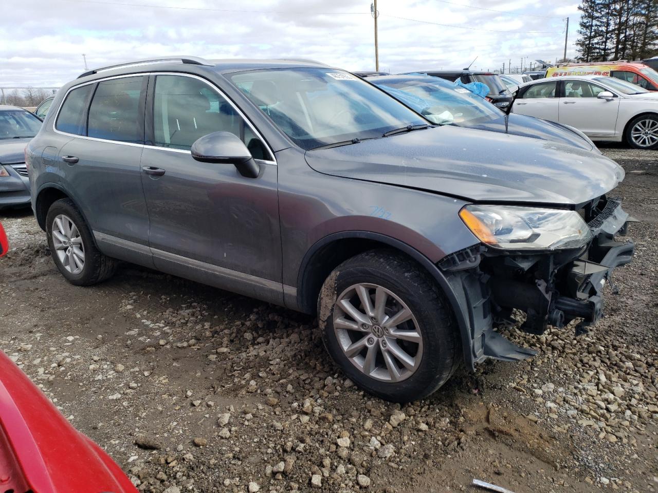 2014 Volkswagen Touareg - Image 4