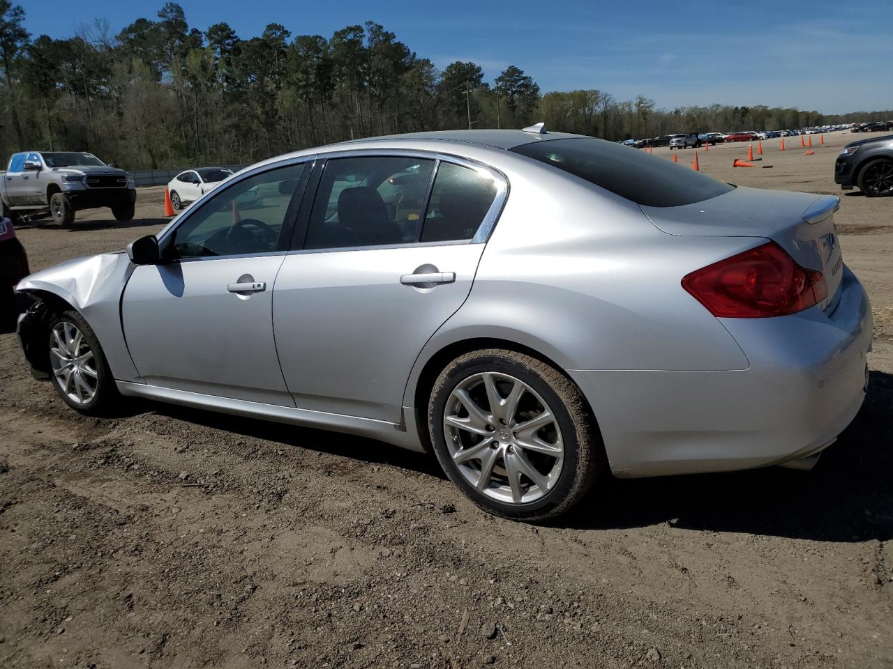 2012 Infiniti G - Image 2
