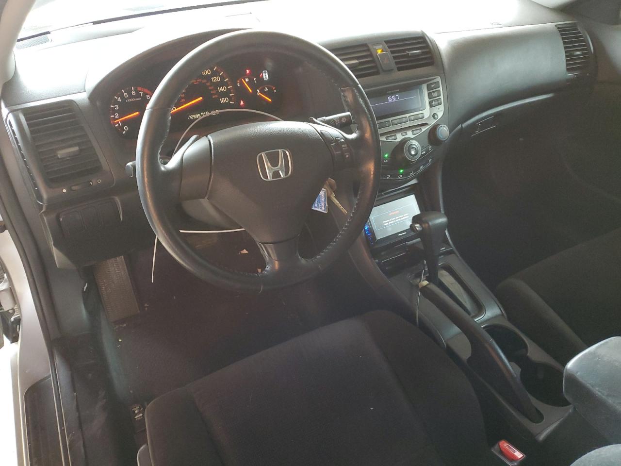 2005 Honda Accord - Image 8