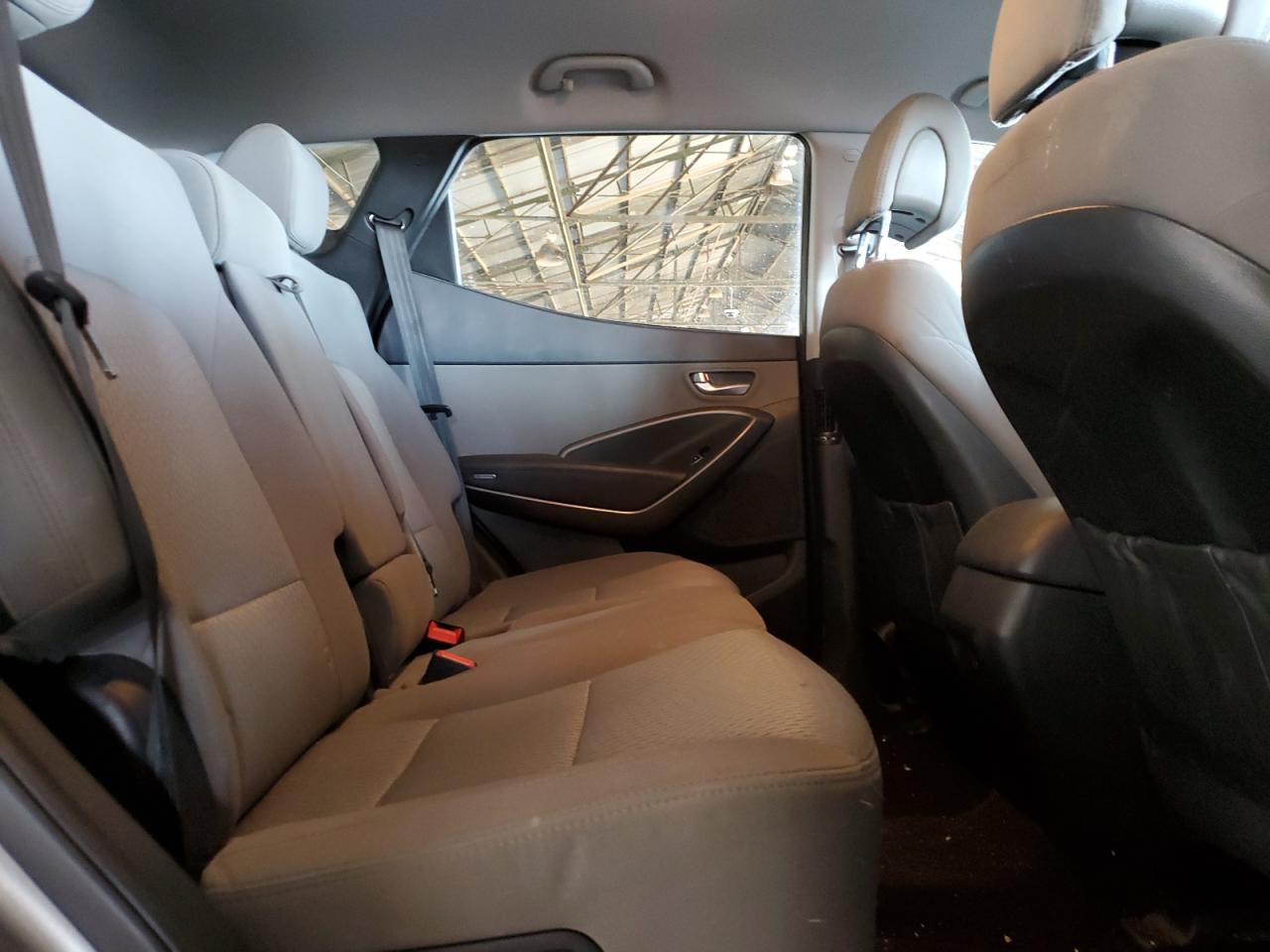 2018 Hyundai Santa Fe - Image 10
