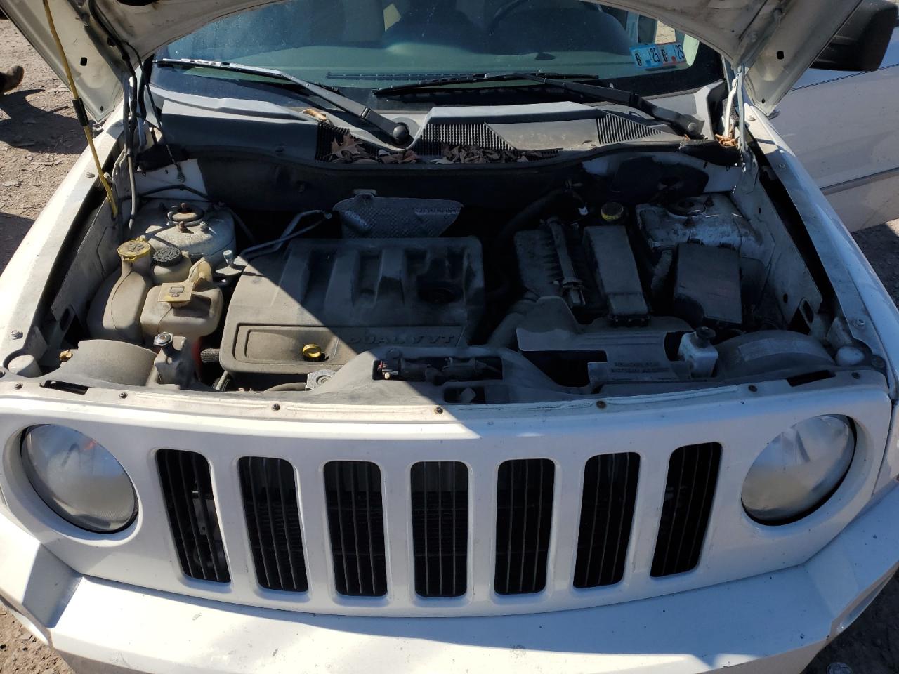 2010 Jeep Liberty (Patriot) - Image 12