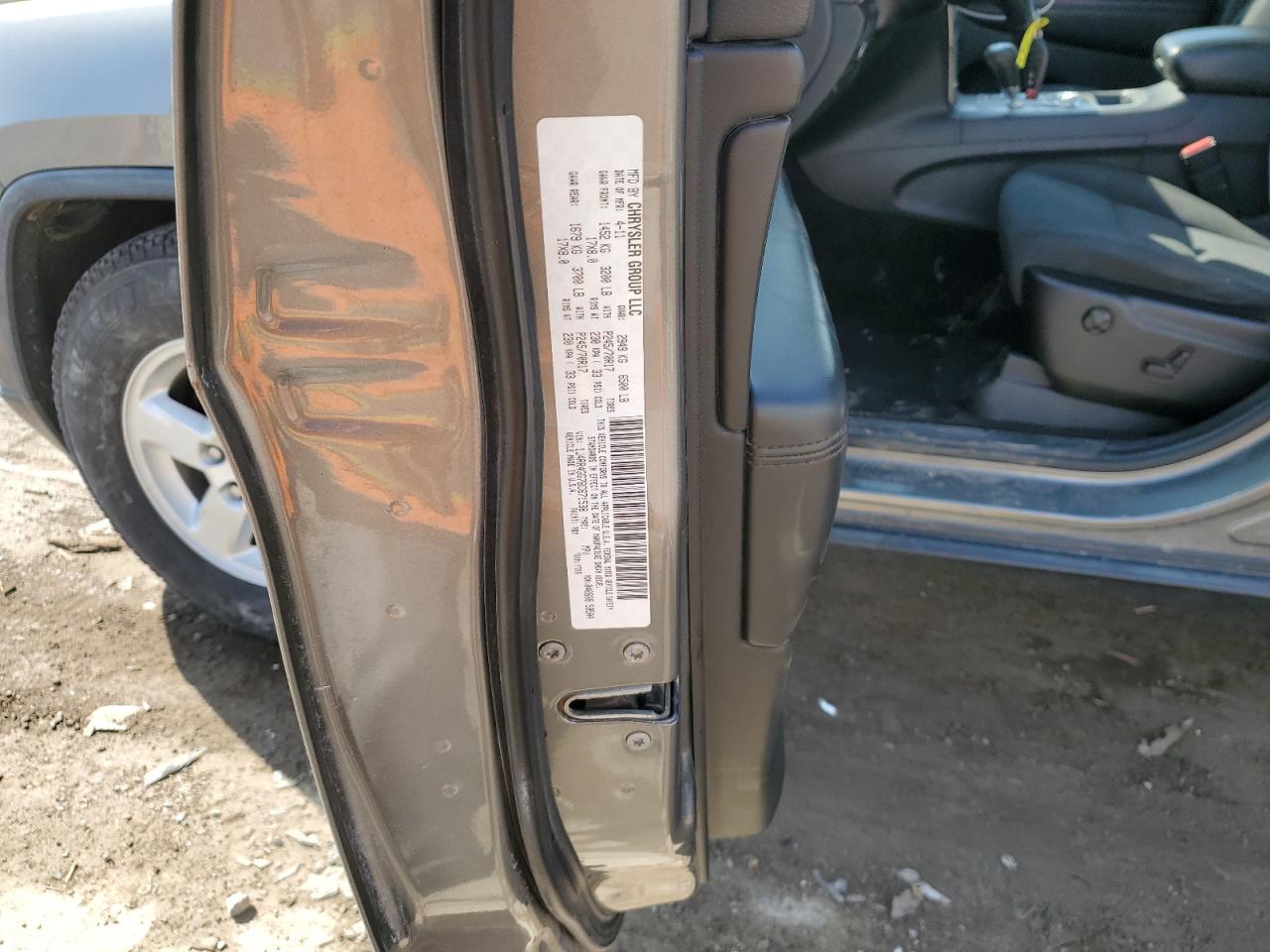 2011 Jeep Grand Cherokee - Image 12