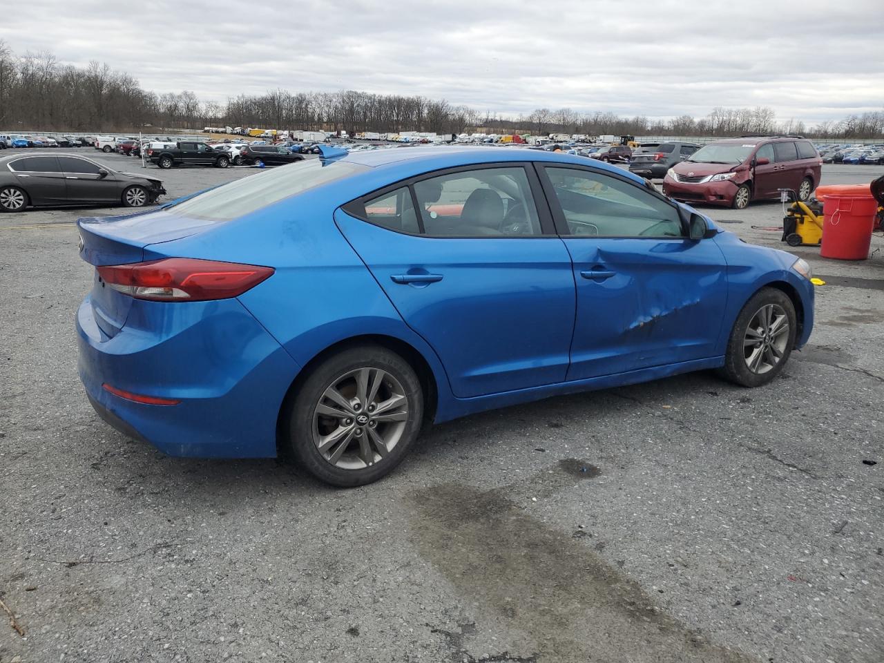 2018 Hyundai Elantra - Image 3