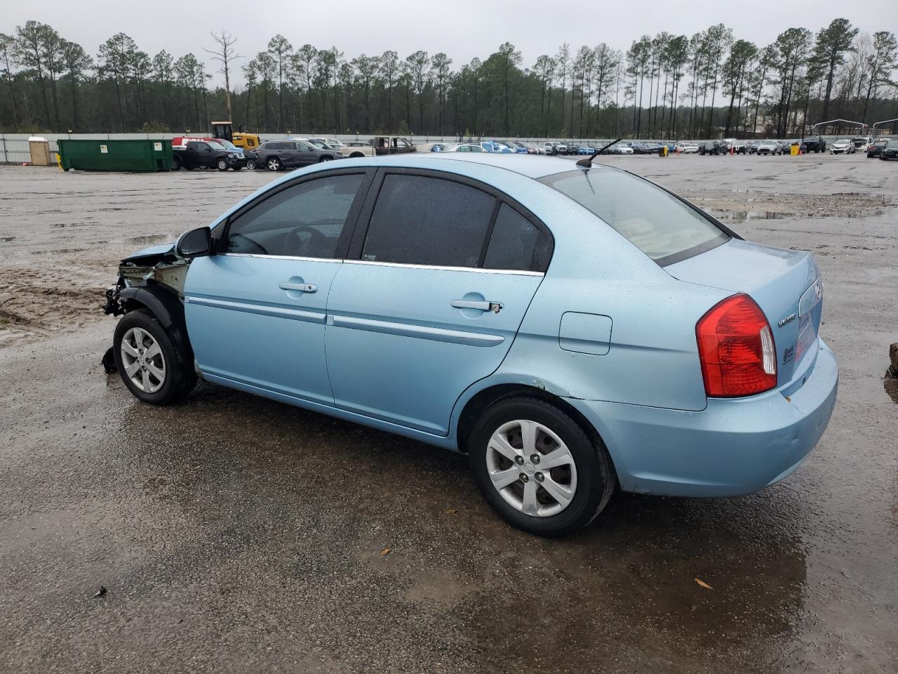 2009 Hyundai Accent - Image 2