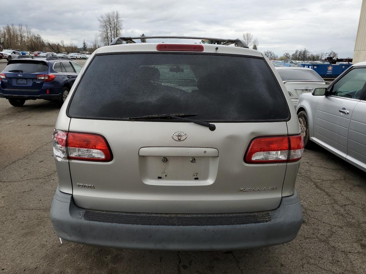 2003 Toyota Sienna - Image 6