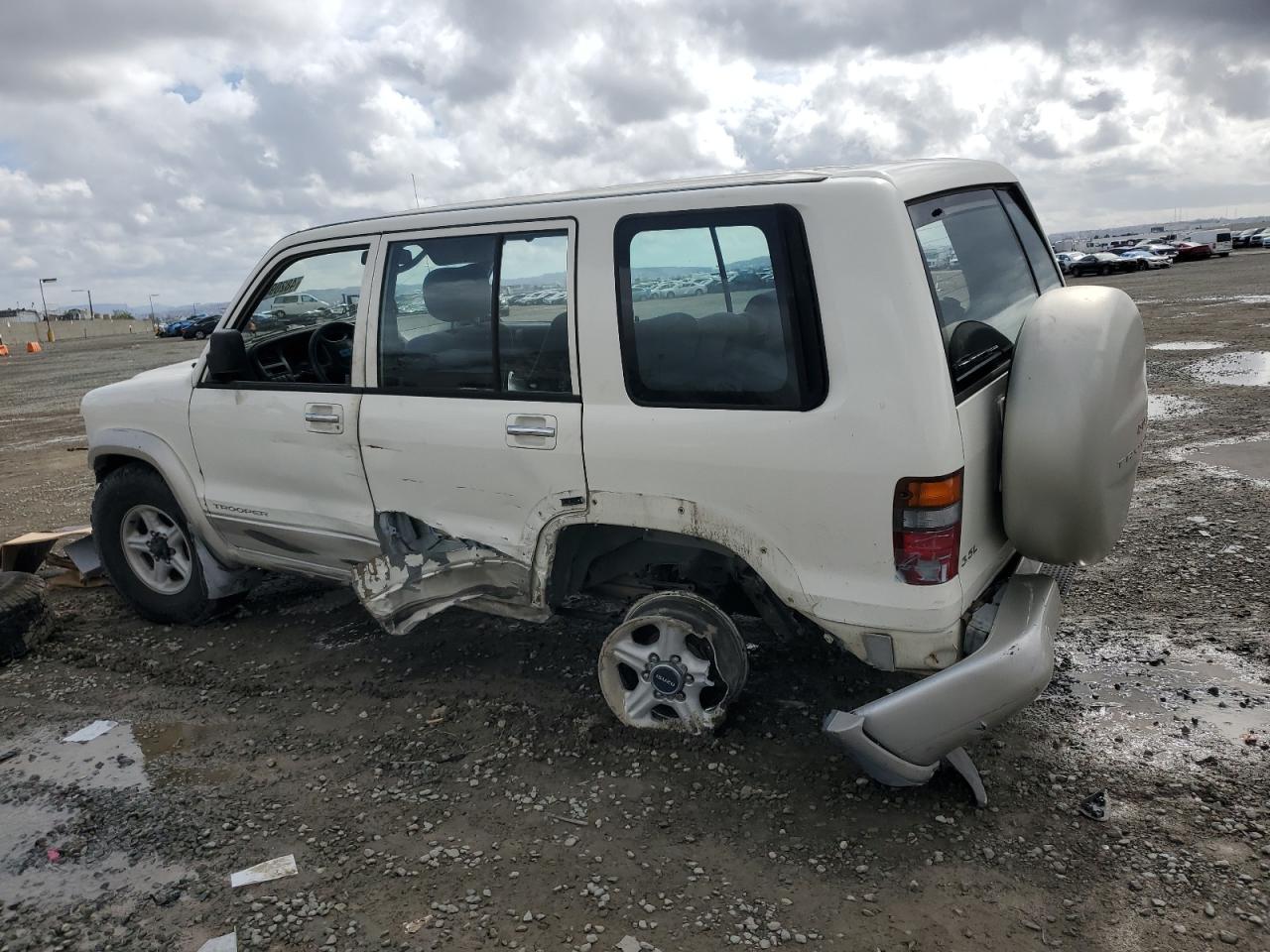 1999 Isuzu Trooper - Image 2