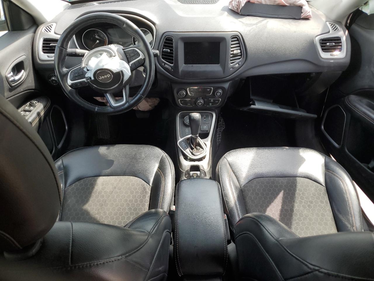 2018 Jeep Compass - Image 8