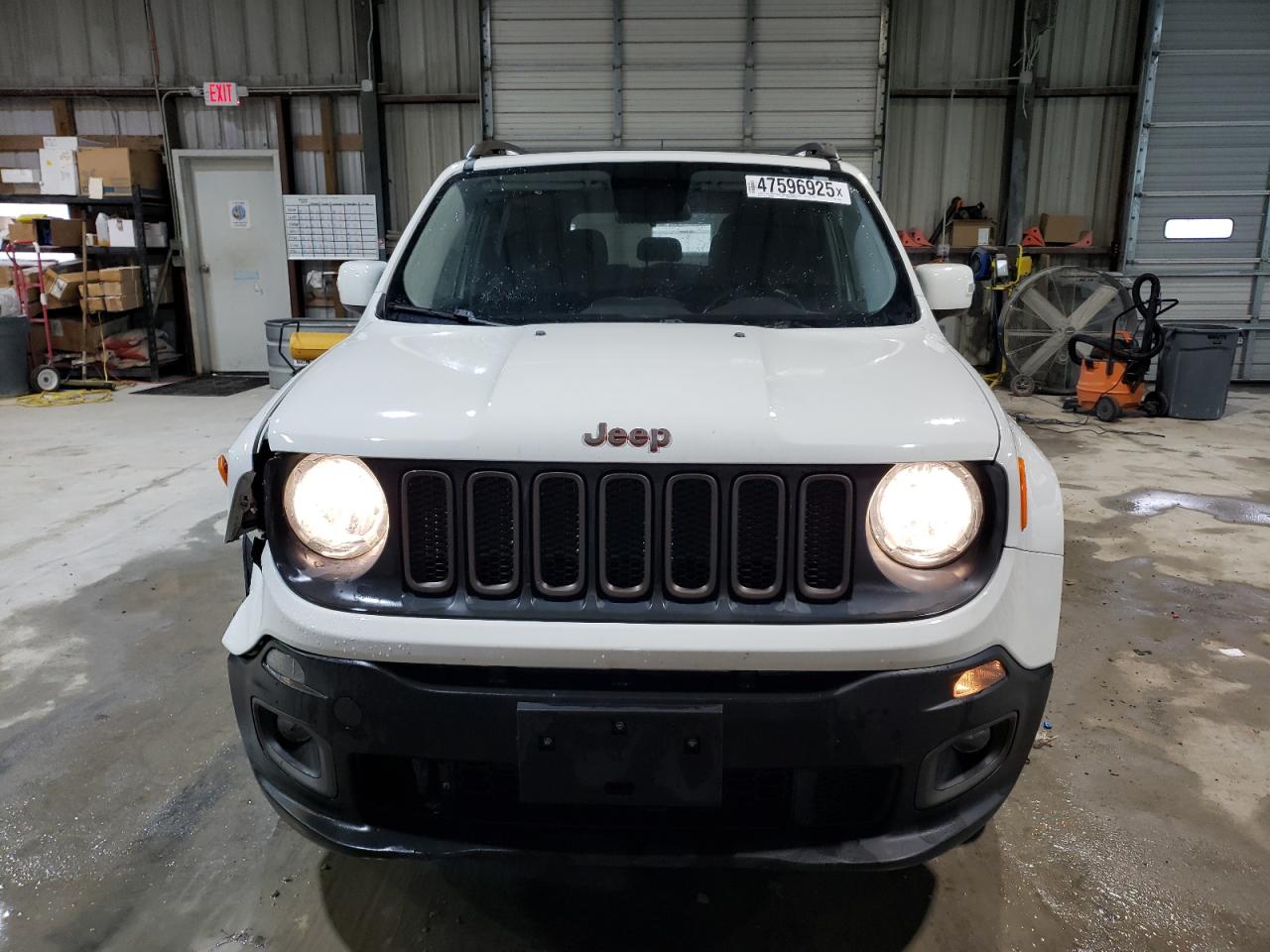 2016 Jeep Renegade - Image 5