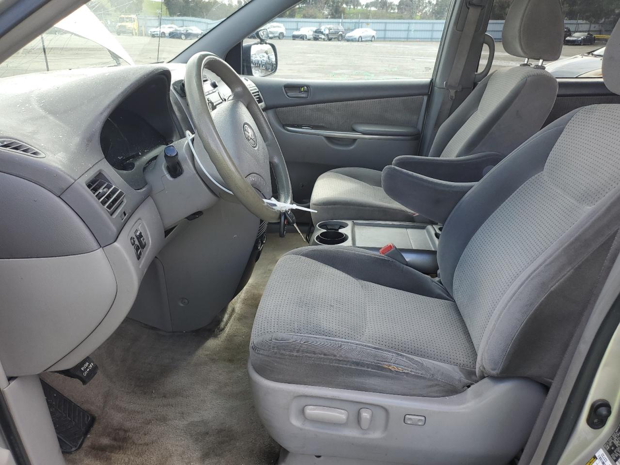 2009 Toyota Sienna - Image 7