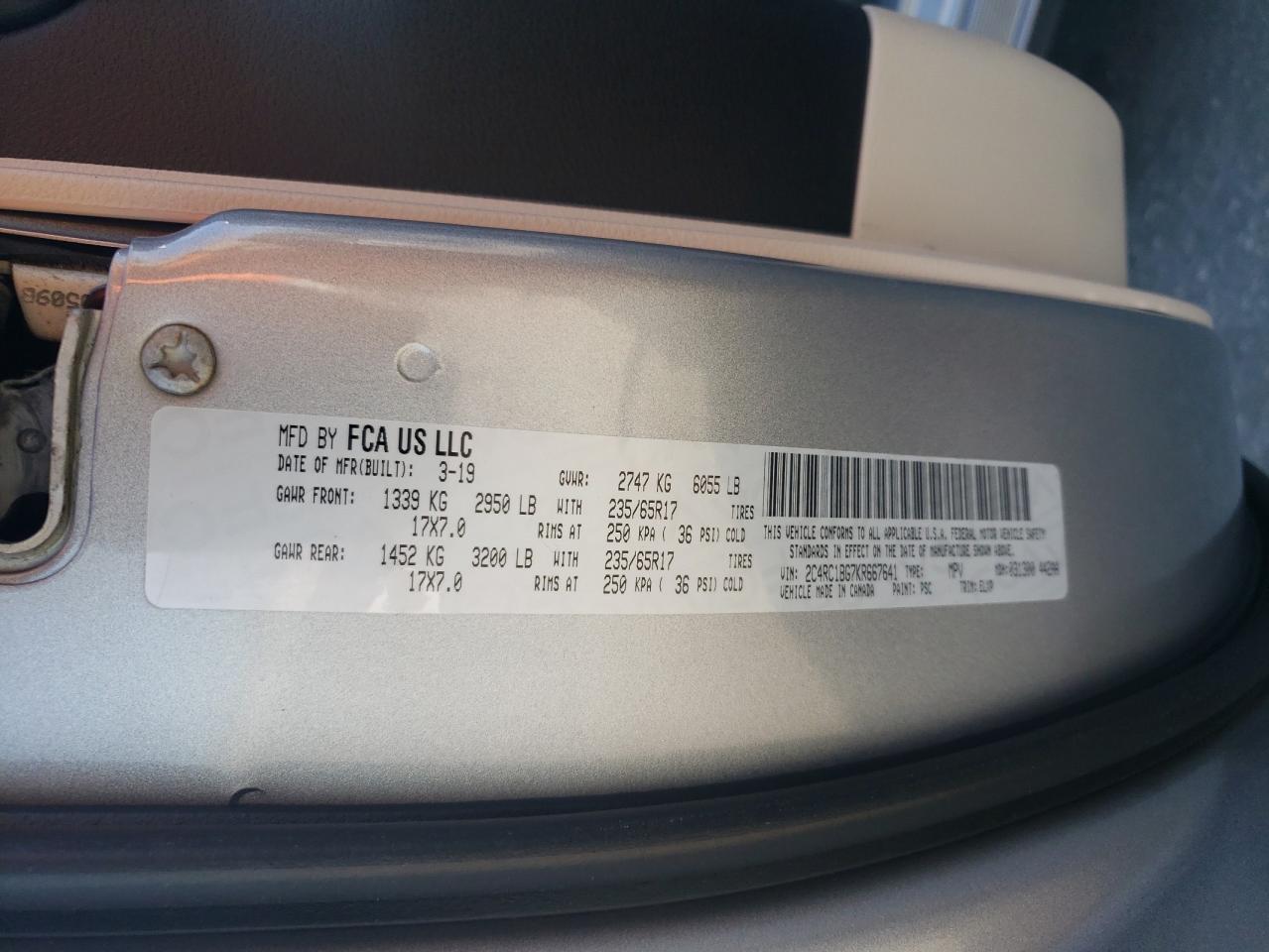 2019 Chrysler Pacifica - Image 15