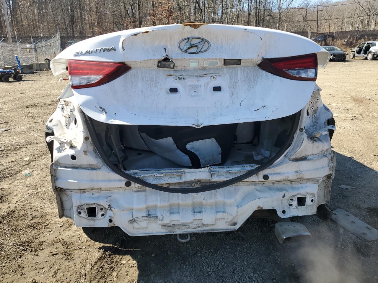 2015 Hyundai Elantra - Image 6