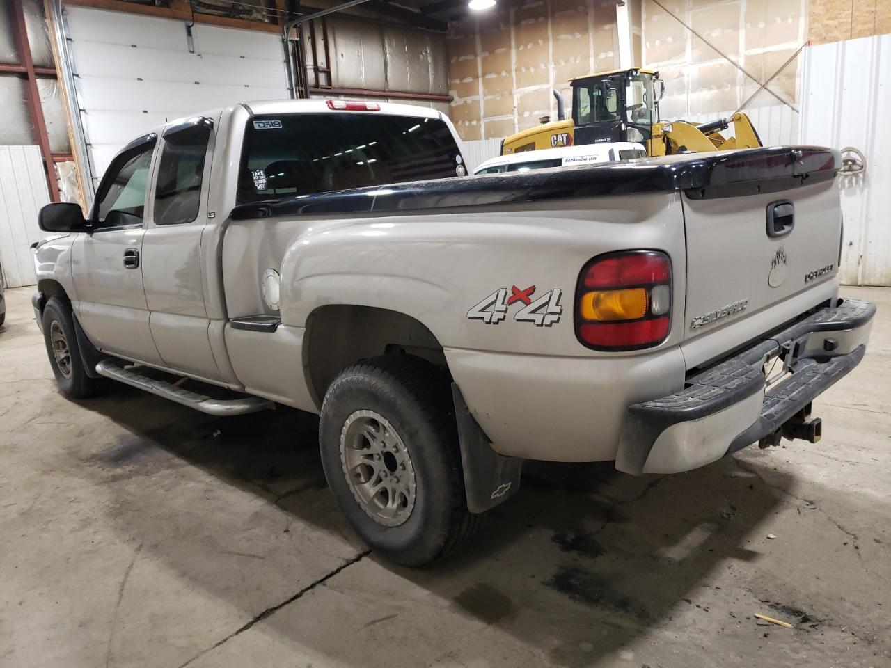 2004 Chevrolet Silverado - Image 2